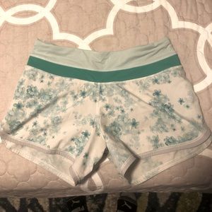 Lululemon Speed Up Shorts 4’